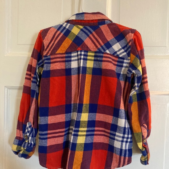 Long sleeved button down flannel shirt (5T) - Picture 2 of 3